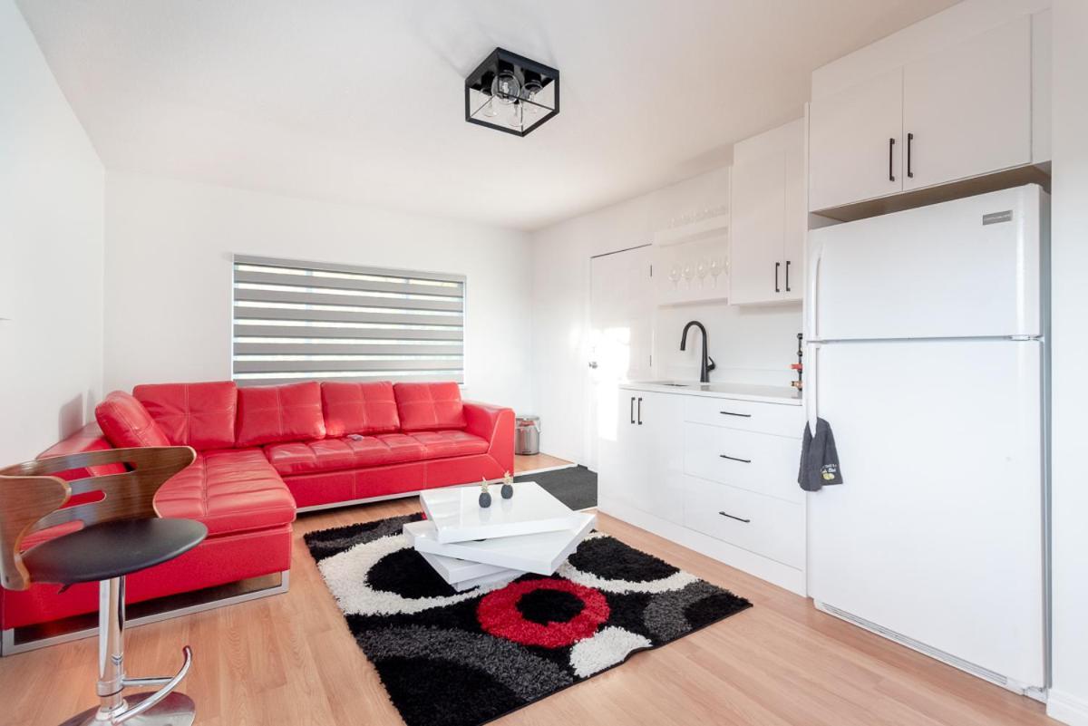 Spacious & Modern By The Beach Уайт-Рок Экстерьер фото